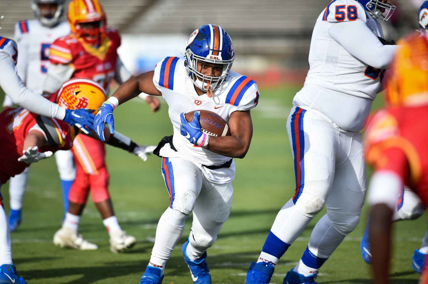 110919-mda-spt-rocky-football-036a.jpg